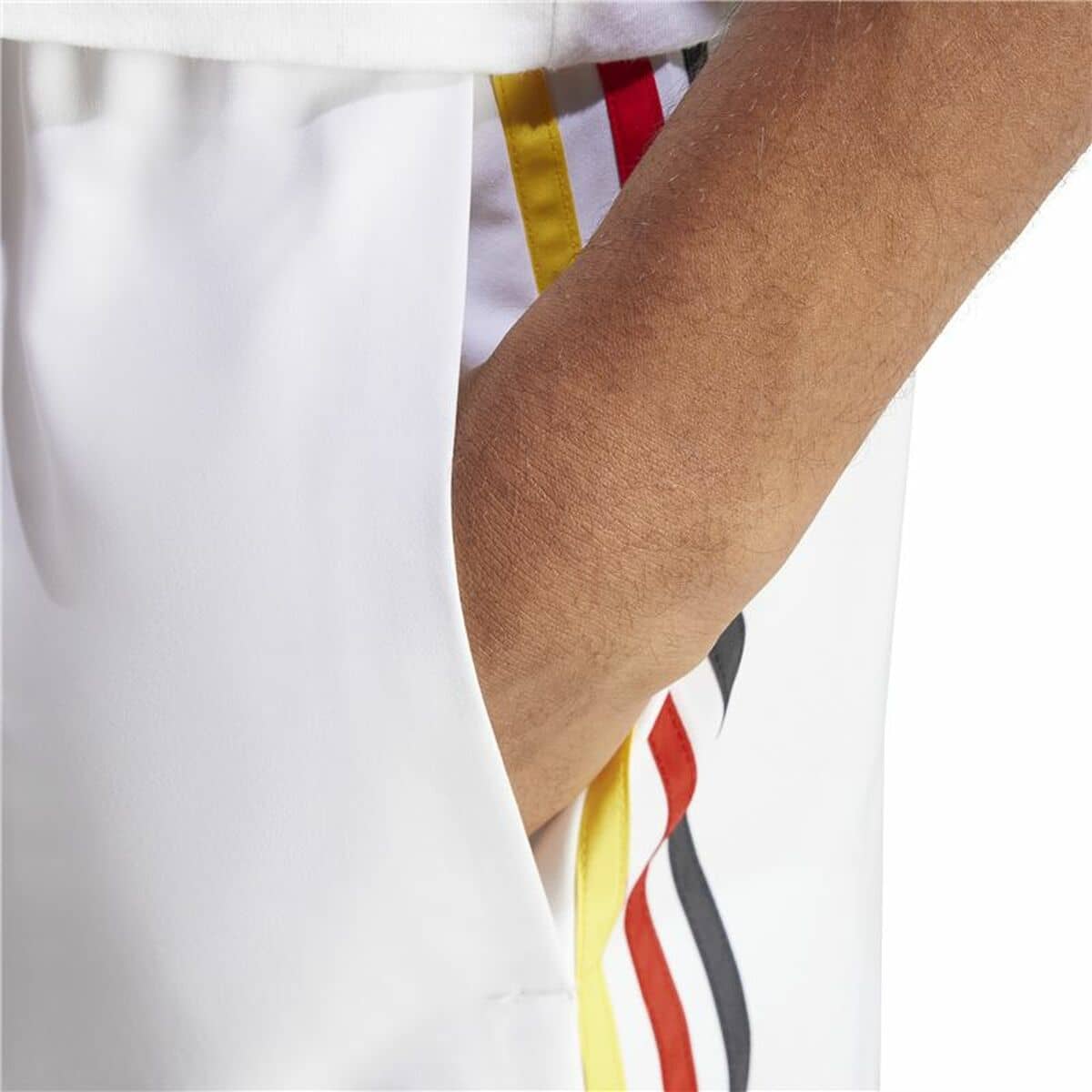 Pantalón Corto Deportivo Adidas Alemania Dna Blanco